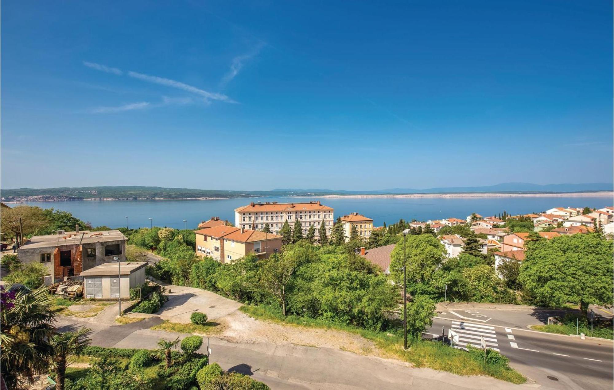 Beautiful Apartment In Crikvenica With Jacuzzi Εξωτερικό φωτογραφία